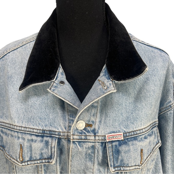 VTG 90's GUESS by George Marciano Light Wash Denim Jacket with Velvet Collar - Picture 4 of 10